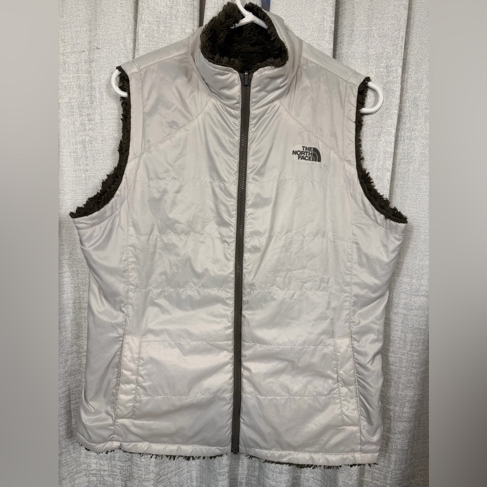 The North Face Women's Green Fleece Vest - Picture 5 of 8
